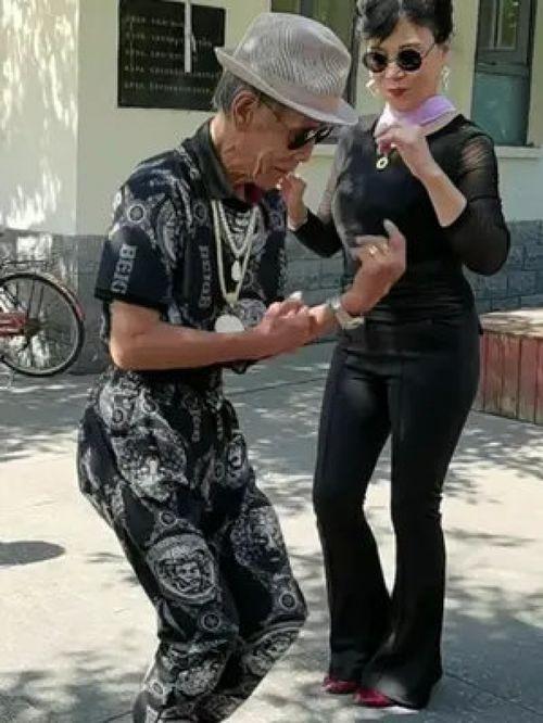 跳舞大爷搞笑,大爷笑翻天！